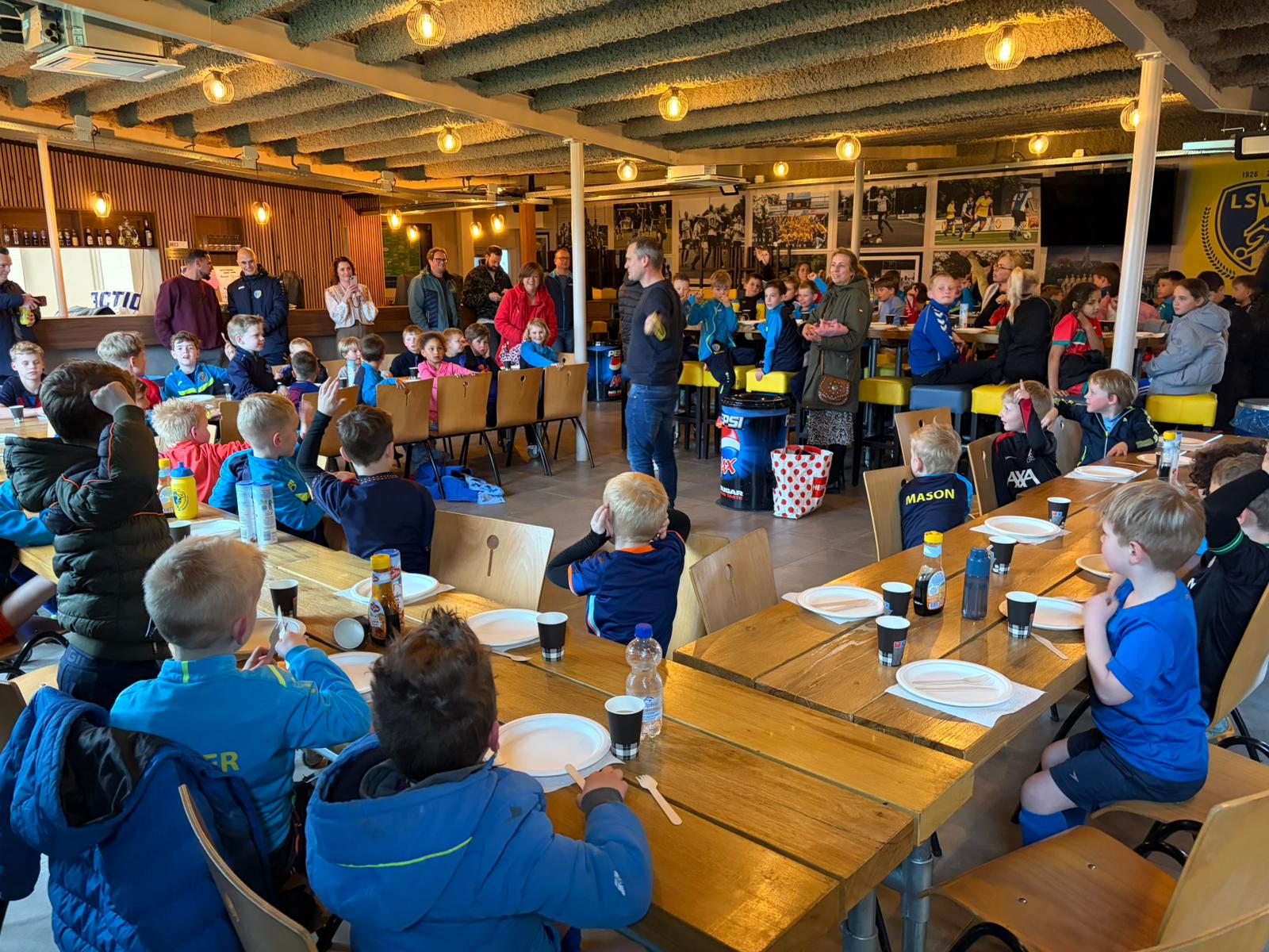 Geslaagde pannenkoekenmiddagen LSVV mini's en O8-O10