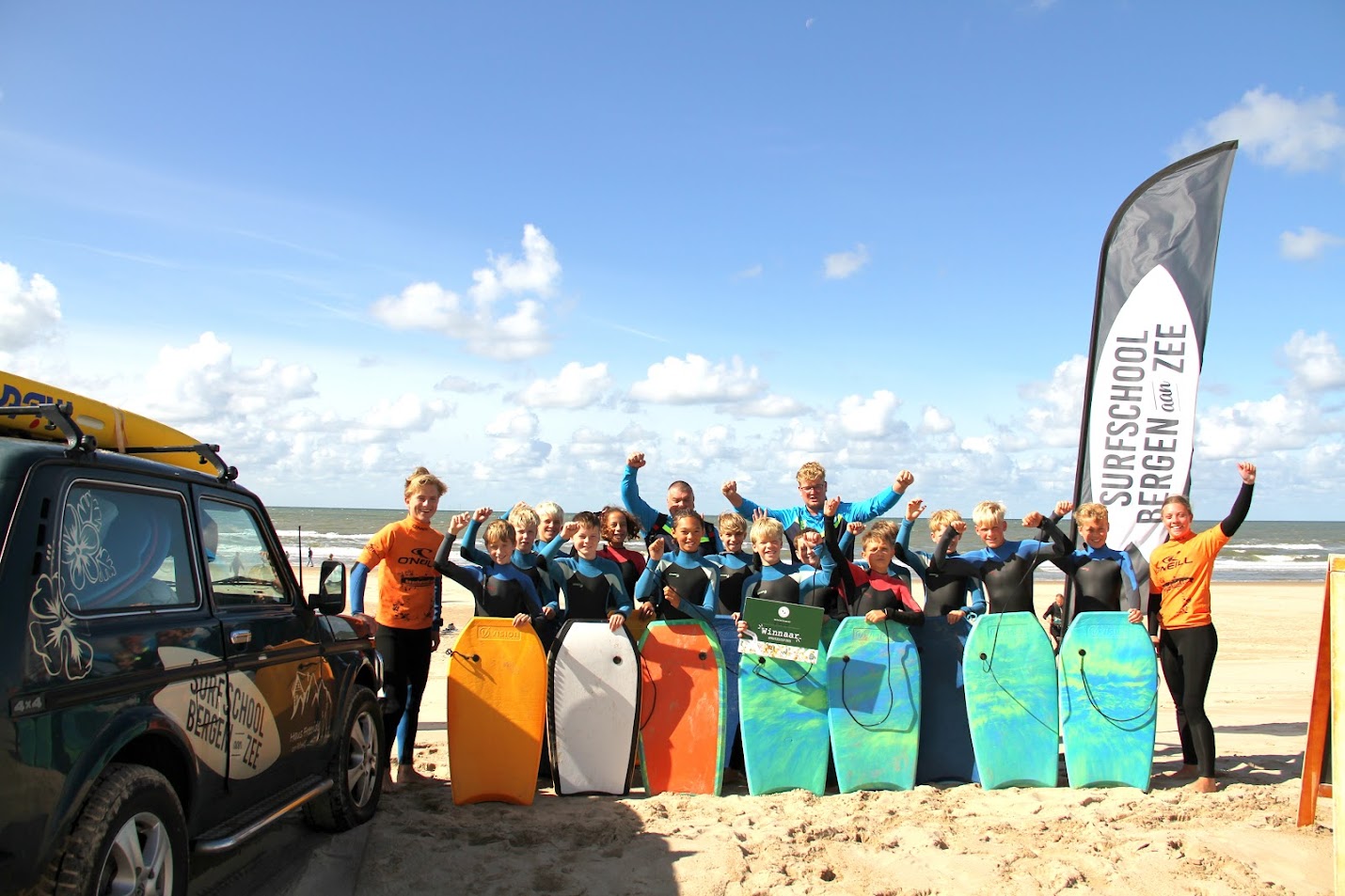 LSVV JO13-1 viert Spruitjescup-winst met surfavontuur